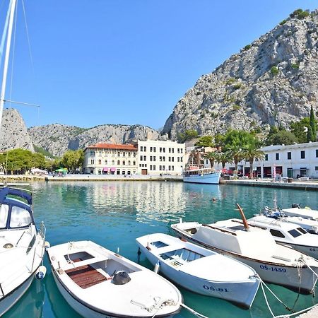 Apartments Mira Omiš Exteriör bild