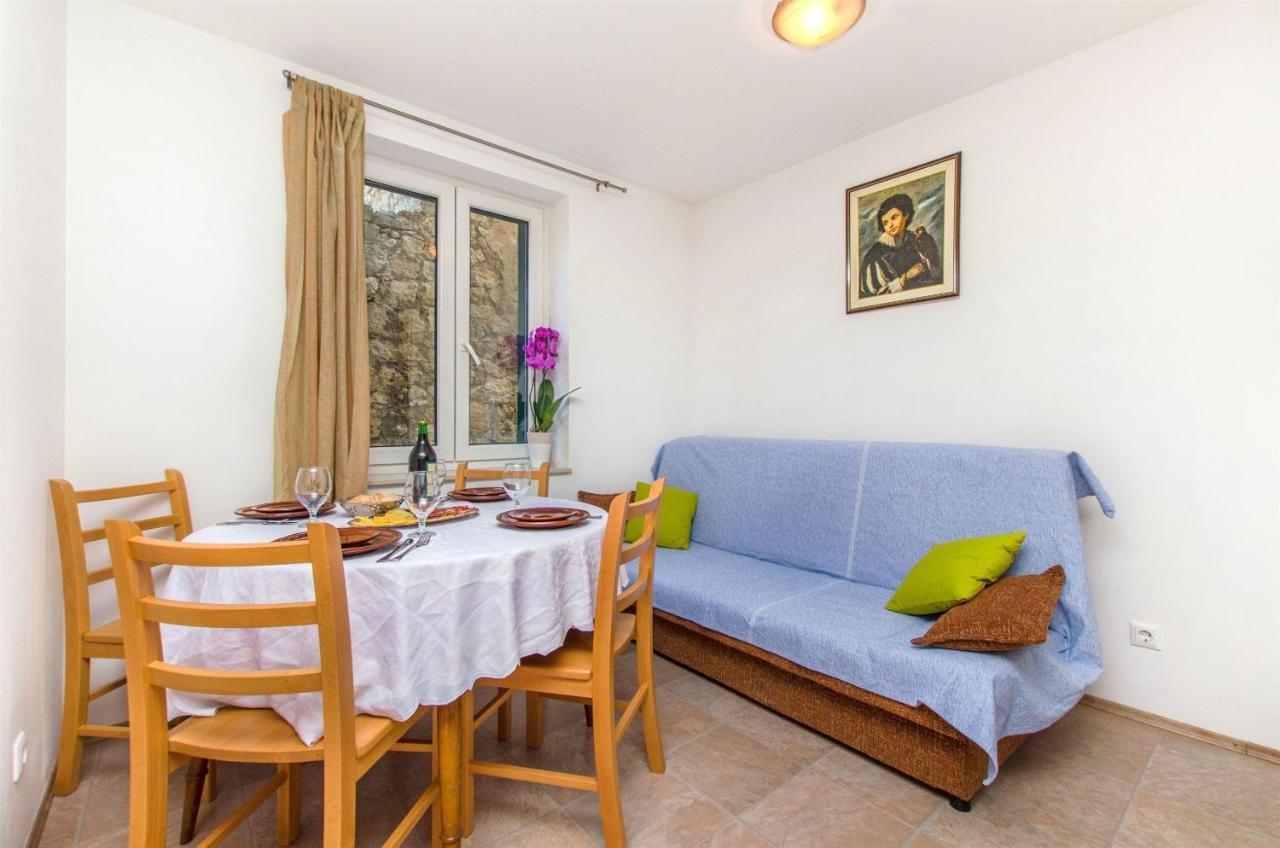 Apartments Mira Omiš Exteriör bild
