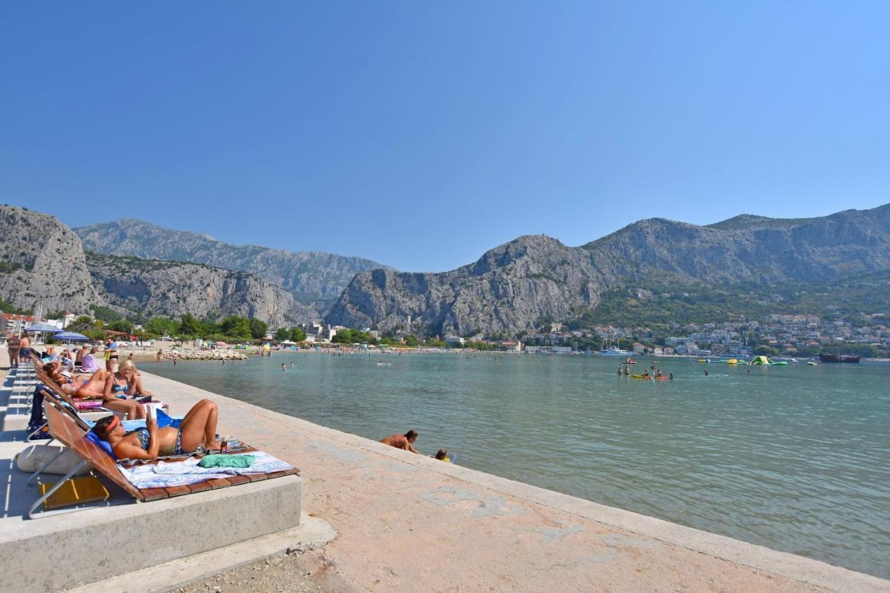 Apartments Mira Omiš Exteriör bild