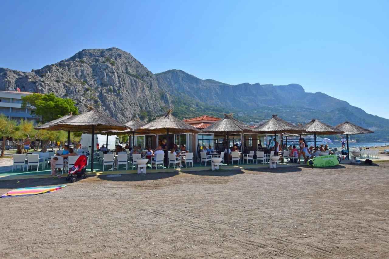 Apartments Mira Omiš Exteriör bild