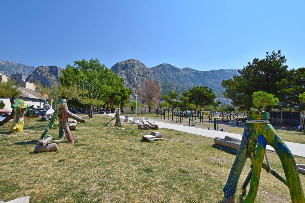 Apartments Mira Omiš Exteriör bild