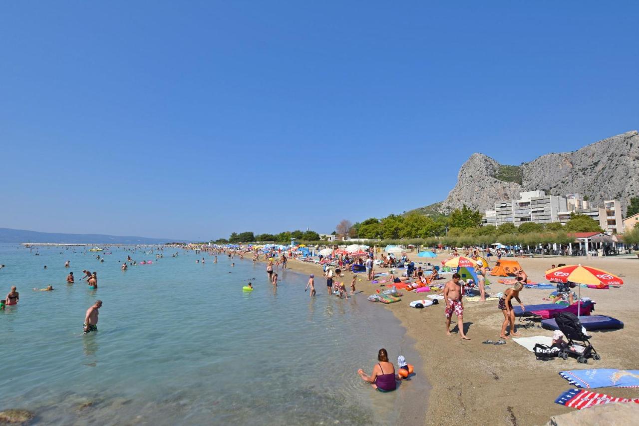 Apartments Mira Omiš Exteriör bild